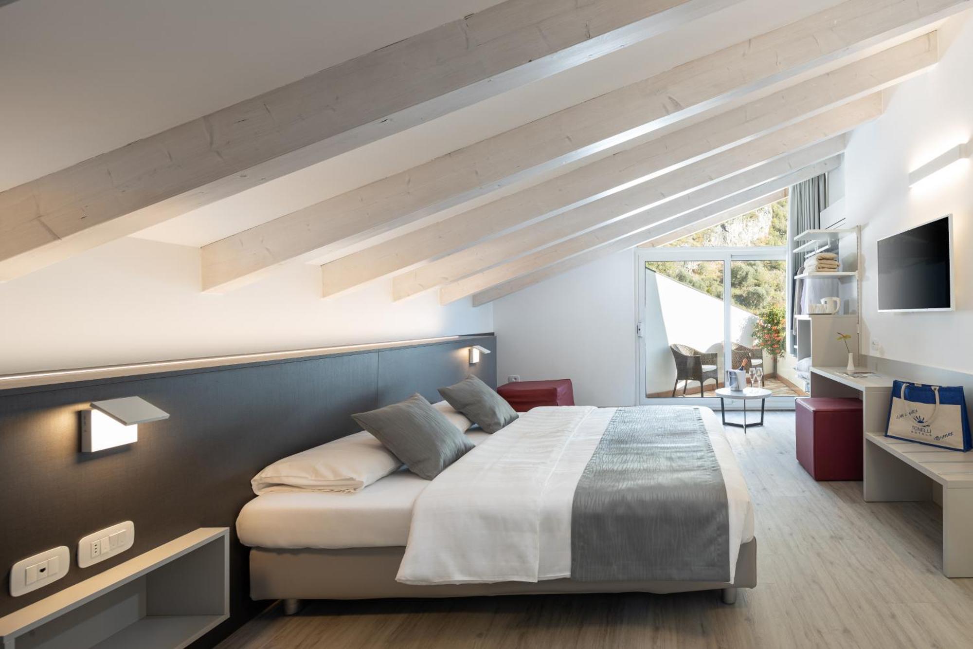 Hotel Continental - Tonellihotels 4*
