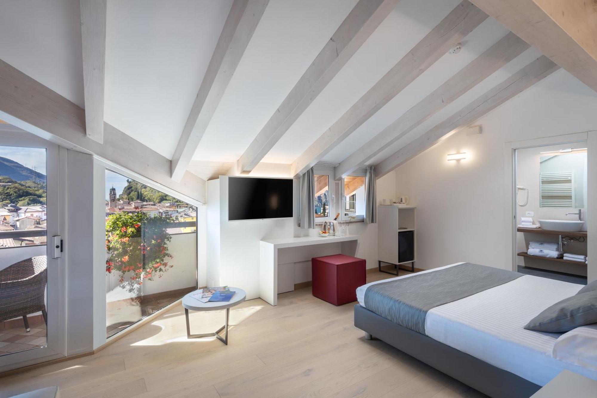 Continental - Tonellihotels Hotel Torbole Sul Garda
